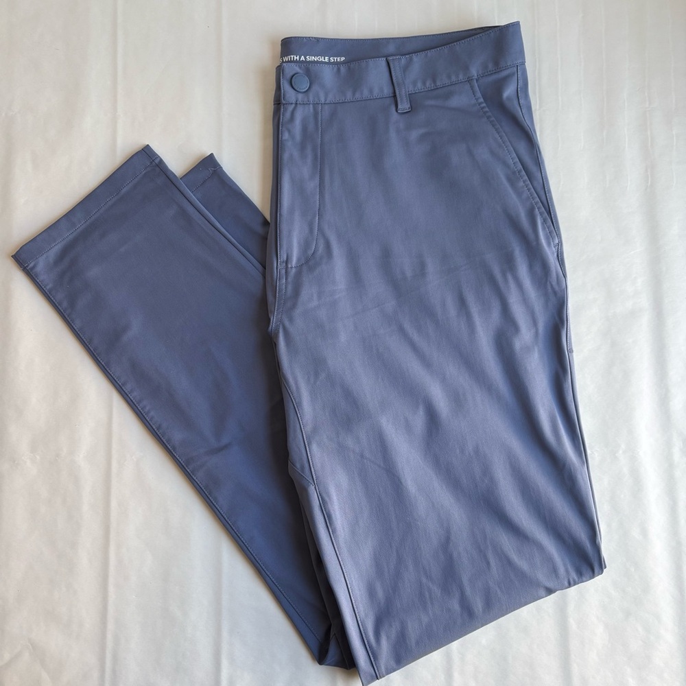 Rhone Men’s Blue Shale Commuter Pant size 36, 32 length athletic flexible casual